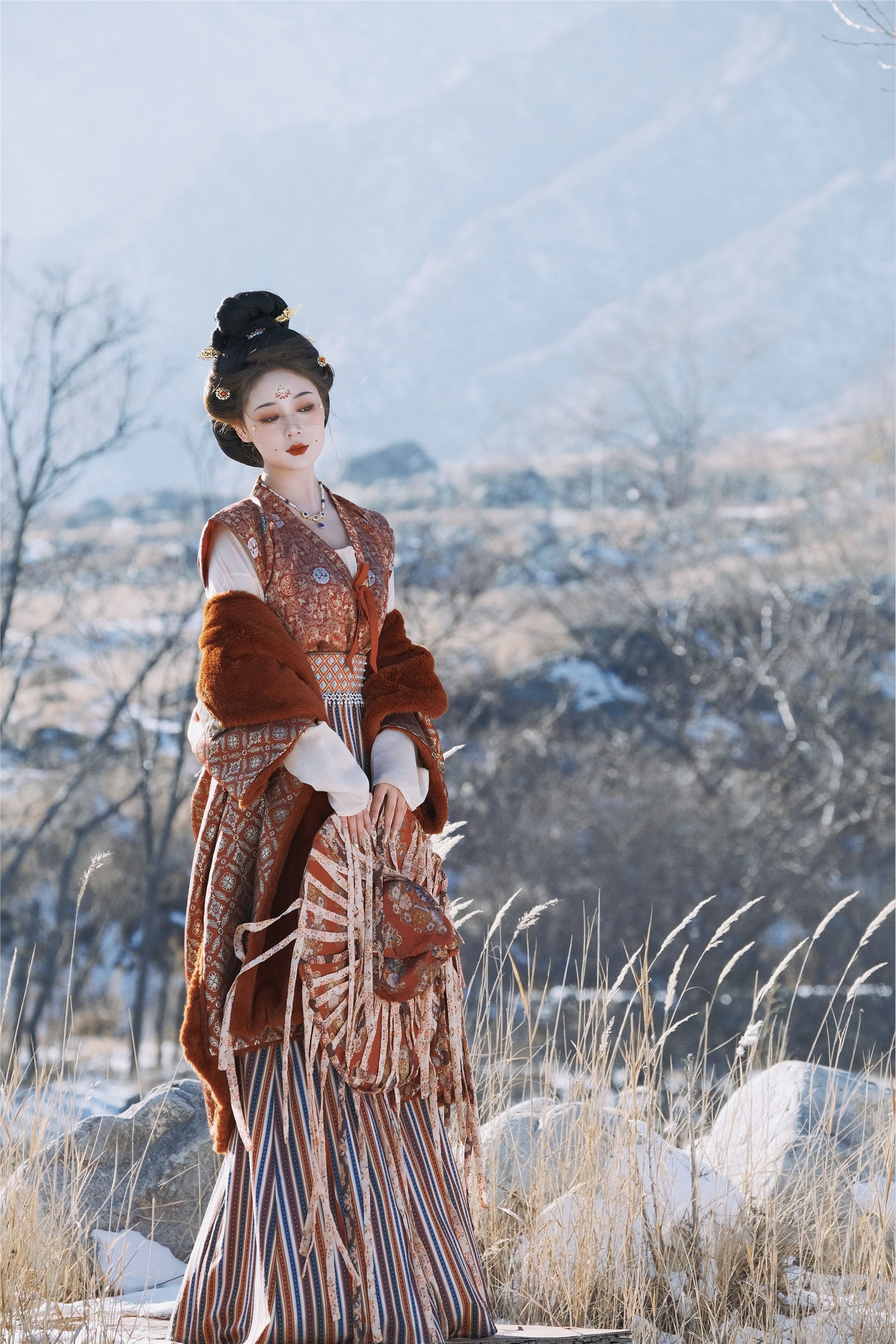 YITUYU艺图语 2025.03.10 渡关山 夏念